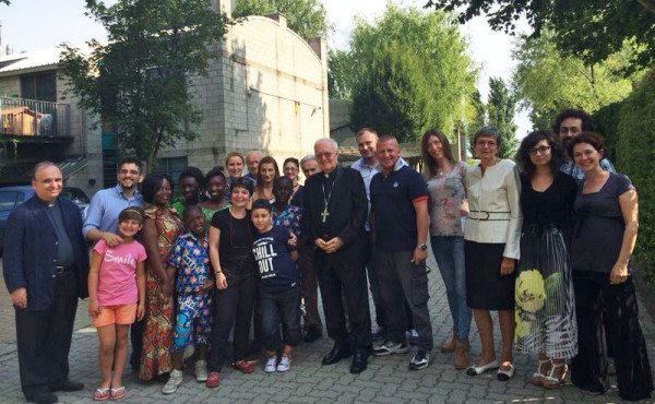 Mons. Nosiglia in visita al Villaggio ENZO B